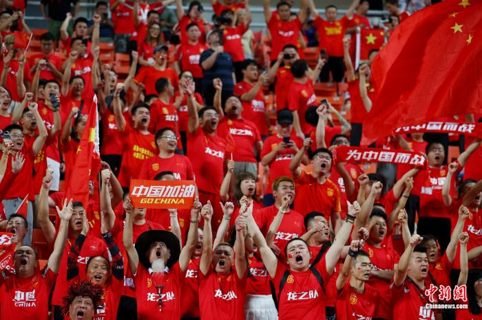 低谷中的及时雨：中国男足客场逆转泰国，替补