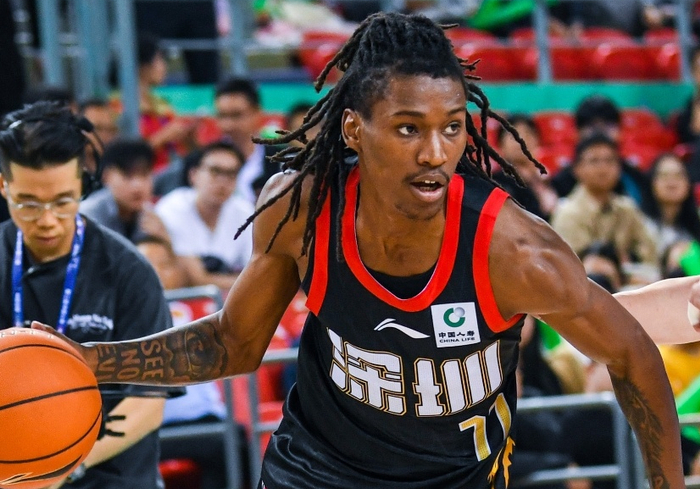 王浩然生涯首秀30+率队狂胜 广厦7连胜终结深圳豪