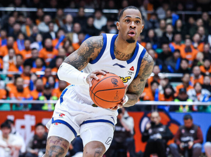 王浩然生涯首秀30+率队狂胜 广厦7连胜终结深圳豪