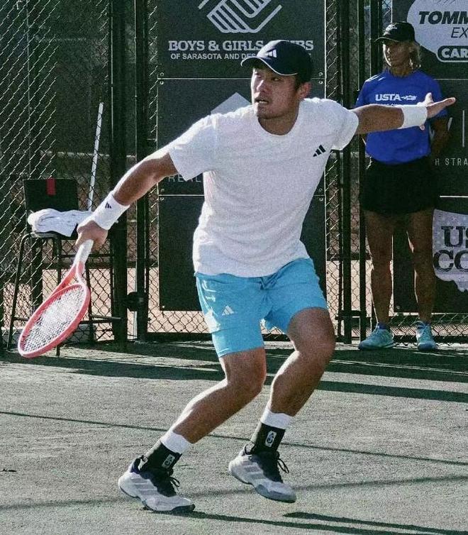 吴易昺泥地挑战赛首夺冠军 排名飙升至TOP100