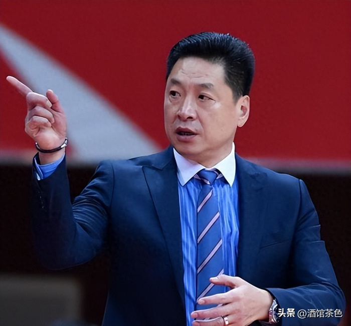 李春江：从王朝缔造者到上海执教风波的传奇教