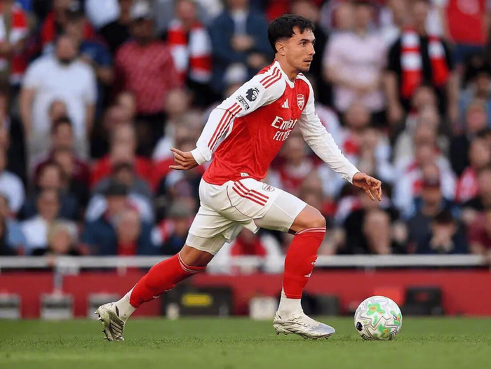 内维尔：阿森纳中场隐患凸显 苏比门迪状态成争